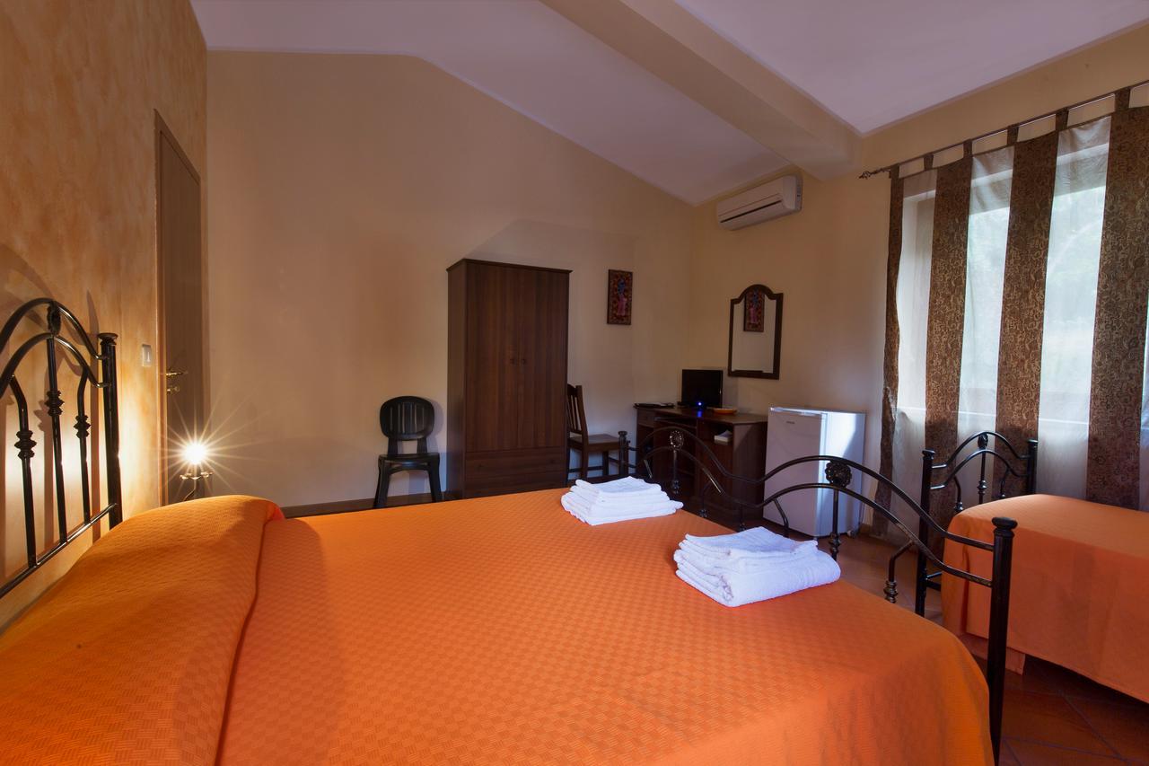 Turismo Rurale Il Sole Villa Sant'Angelo di Brolo Room photo