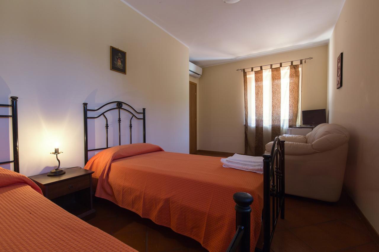 Turismo Rurale Il Sole Villa Sant'Angelo di Brolo Room photo